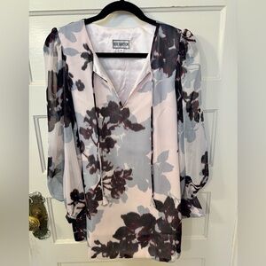 Sue Sartor silk chiffon lantern sleeve split neckline Tunic- size small- NWOT!